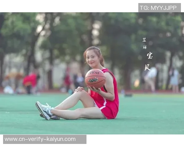 足球宝贝的魅力与激情探索足球场上的青春风采与时尚风潮 足球宝贝的魅力与激情探索足球场上的青春风采与时尚风潮